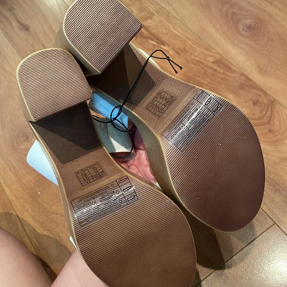 NEW heels - Picture 4 of 4